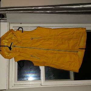 Athleta NEW Rain vest